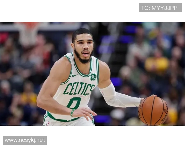 塔图姆无视防守 侧翼三分干拔命中 塔图姆无视防守 侧翼三分干拔命中