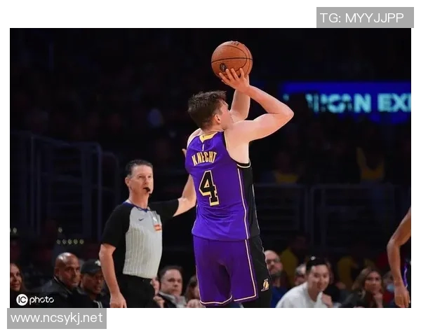 湖人凸现卧龙凤雏！拉拉维亚攻守全崩，克内克特又独又铁，没法用