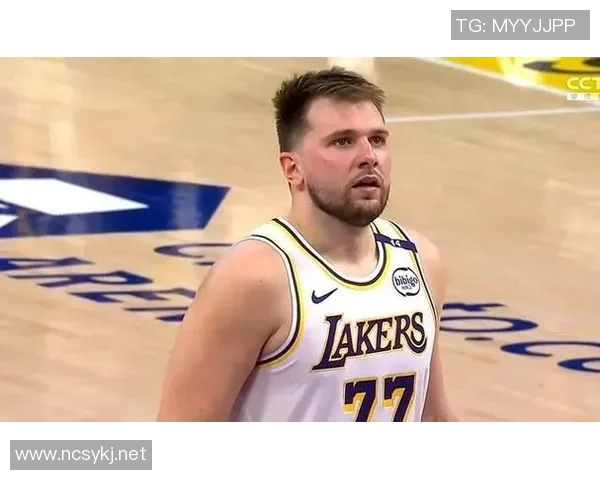 东契奇防守提升助湖人强势开局,季后赛前景可期! 东契奇防守提升助湖人强势开局,季后赛前景可期!