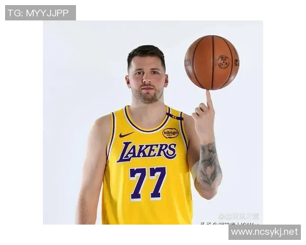 老詹新名字！😂魔仙哥：我跟老布朗尼和东契奇打了比赛！